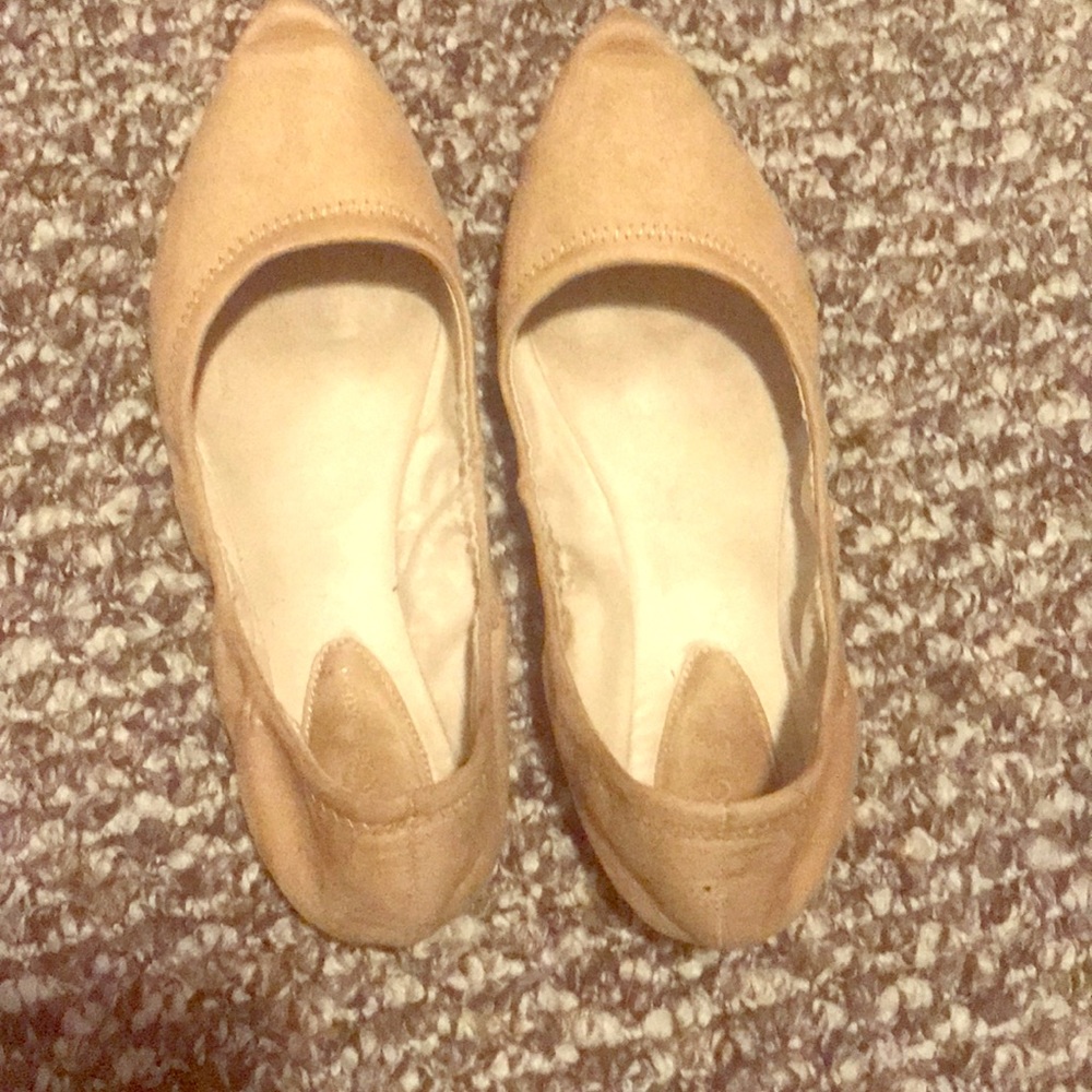 Nude flats